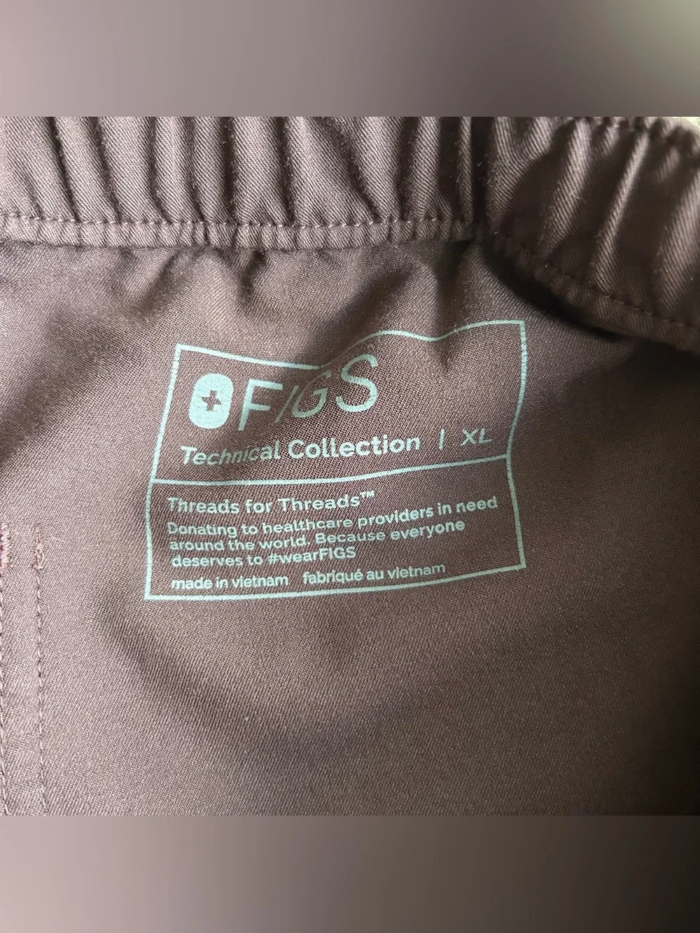 FIGS Cairo Scrub Pants Mens XL(36x32) Burgundy Cargo Technical Nurse Medical